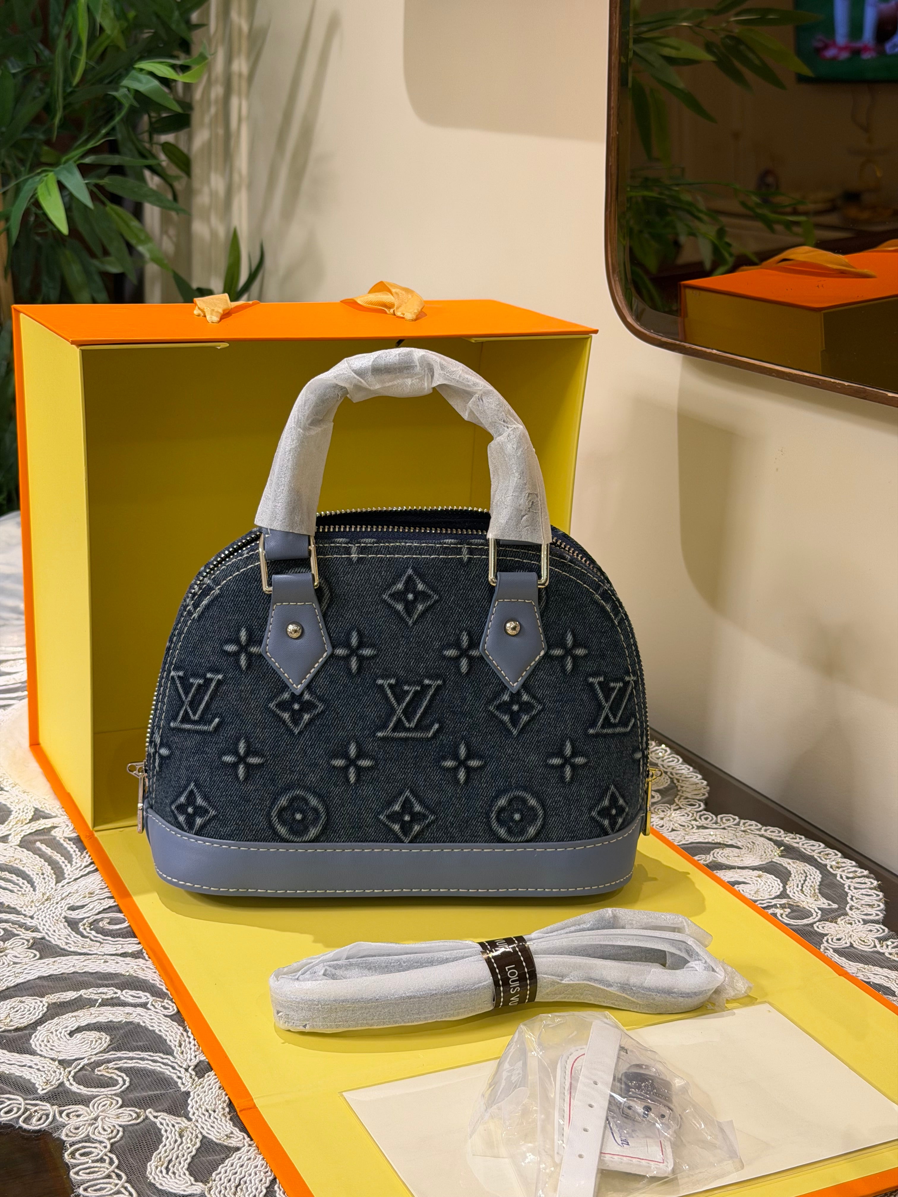 LV Demin Blue Alma