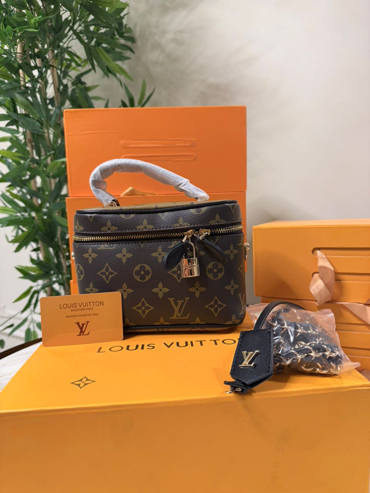 Louis Vuitton Nice Vanity